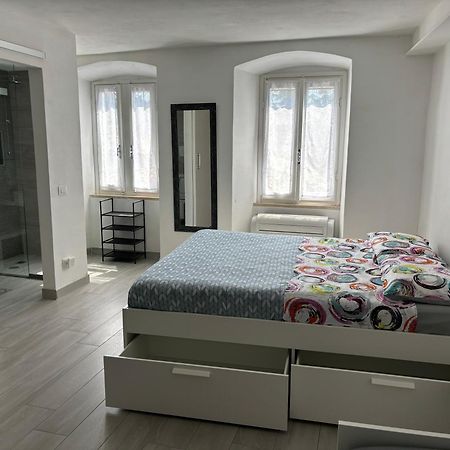 Chez Ary: Sulla Strada Del Lago Clusane Bagian luar foto